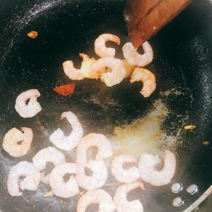 虾仁🍤番茄🍅菌菇汤的做法 步骤5