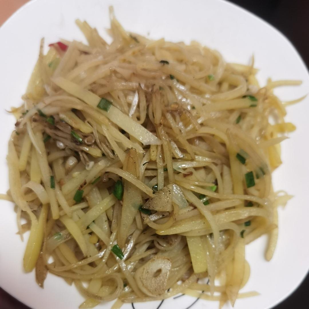 厨师长教你：“炝炒土豆丝”的家常做法，口感爽脆