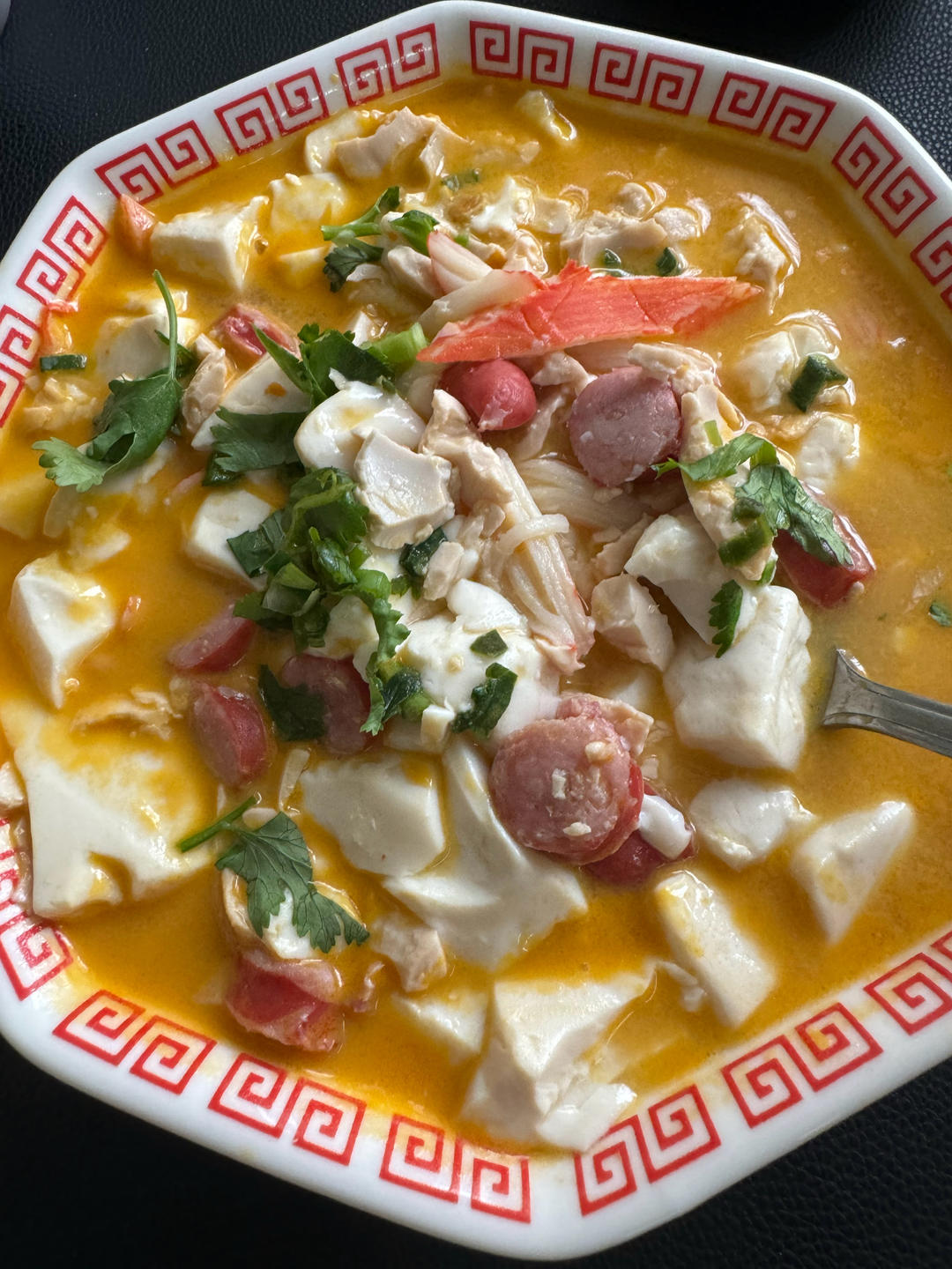 营养又鲜香的咸蛋黄豆腐煲