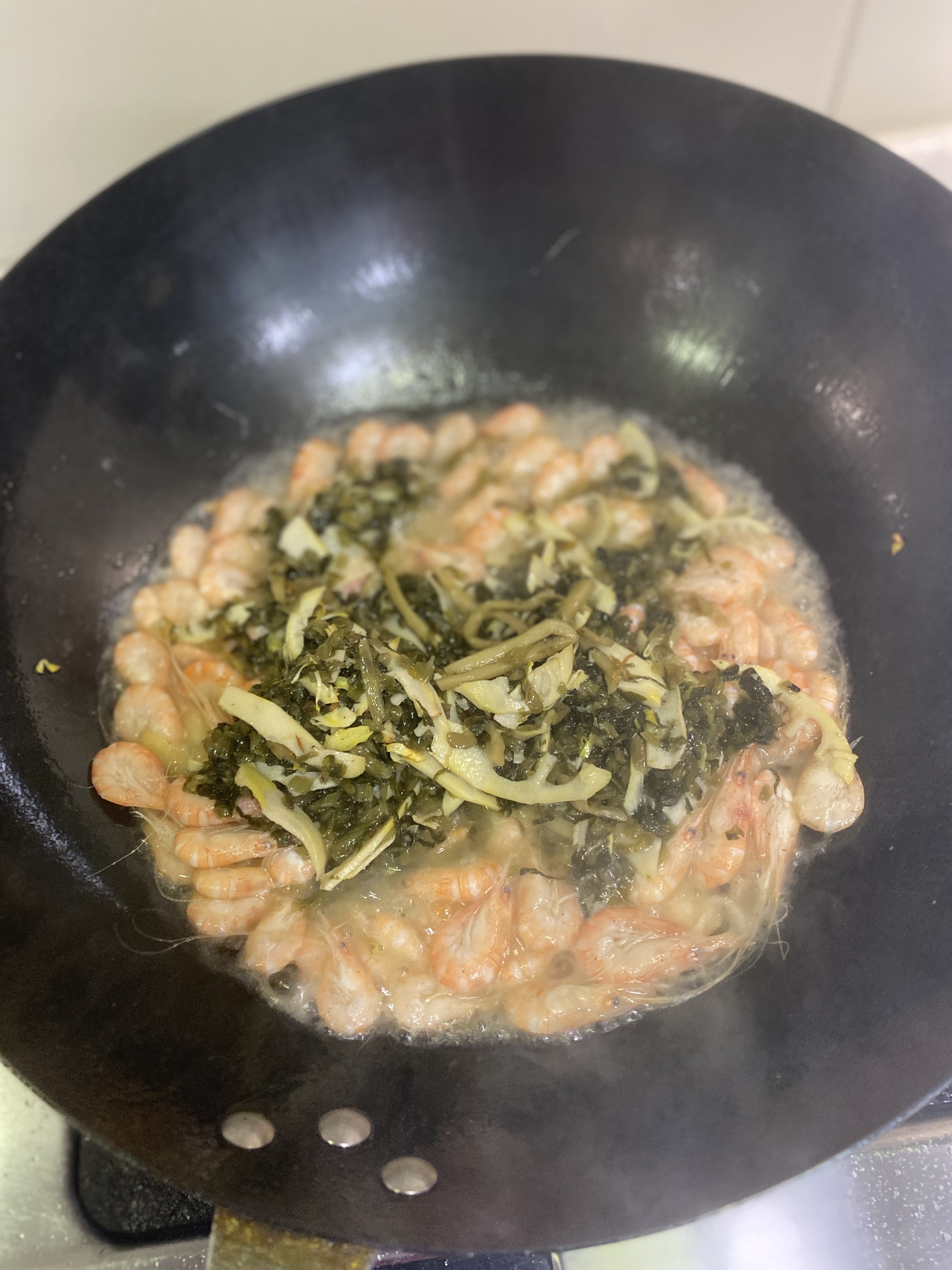 片儿川的变化版本-雪菜春笋口蘑炒白米虾的做法 步骤5