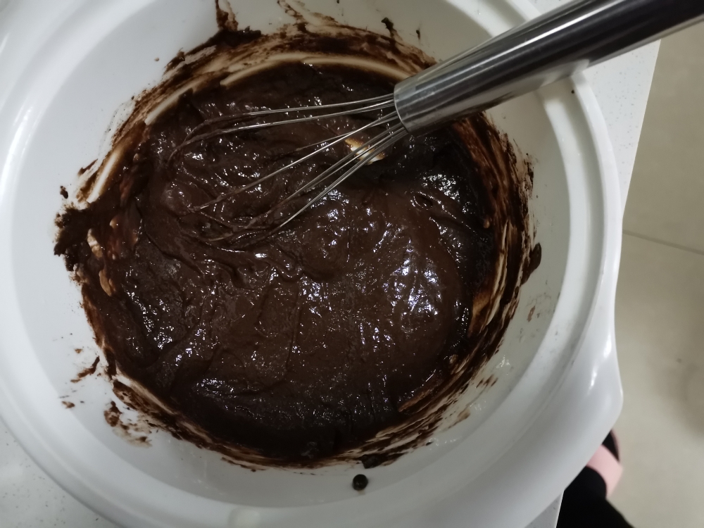戚风蛋糕6寸（巧克力）的做法 步骤6
