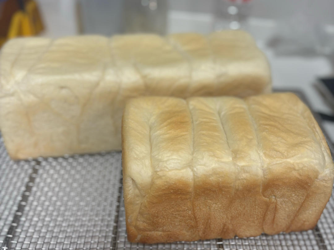 轻盈绵软、整形方便的经典三明治白吐司