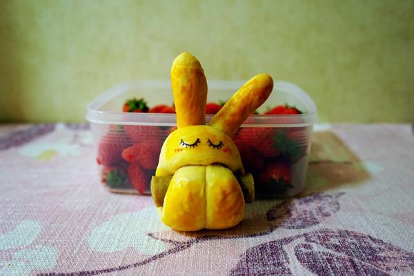 爱乐甜零卡糖食谱：兔子香肠面包