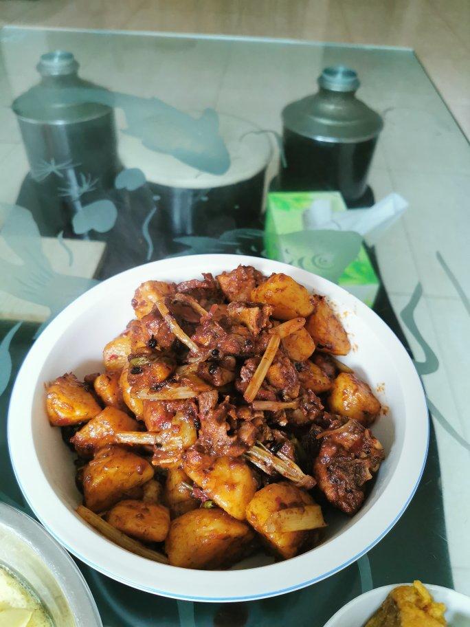 土豆烧排骨