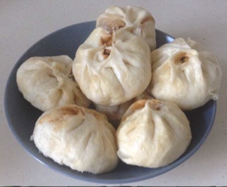 肉包子,杠杠的