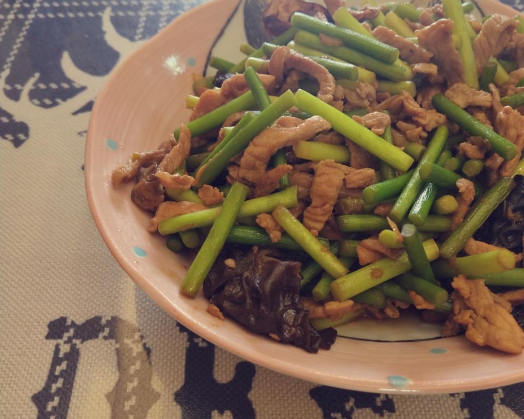 豆家蒜薹炒肉的做法