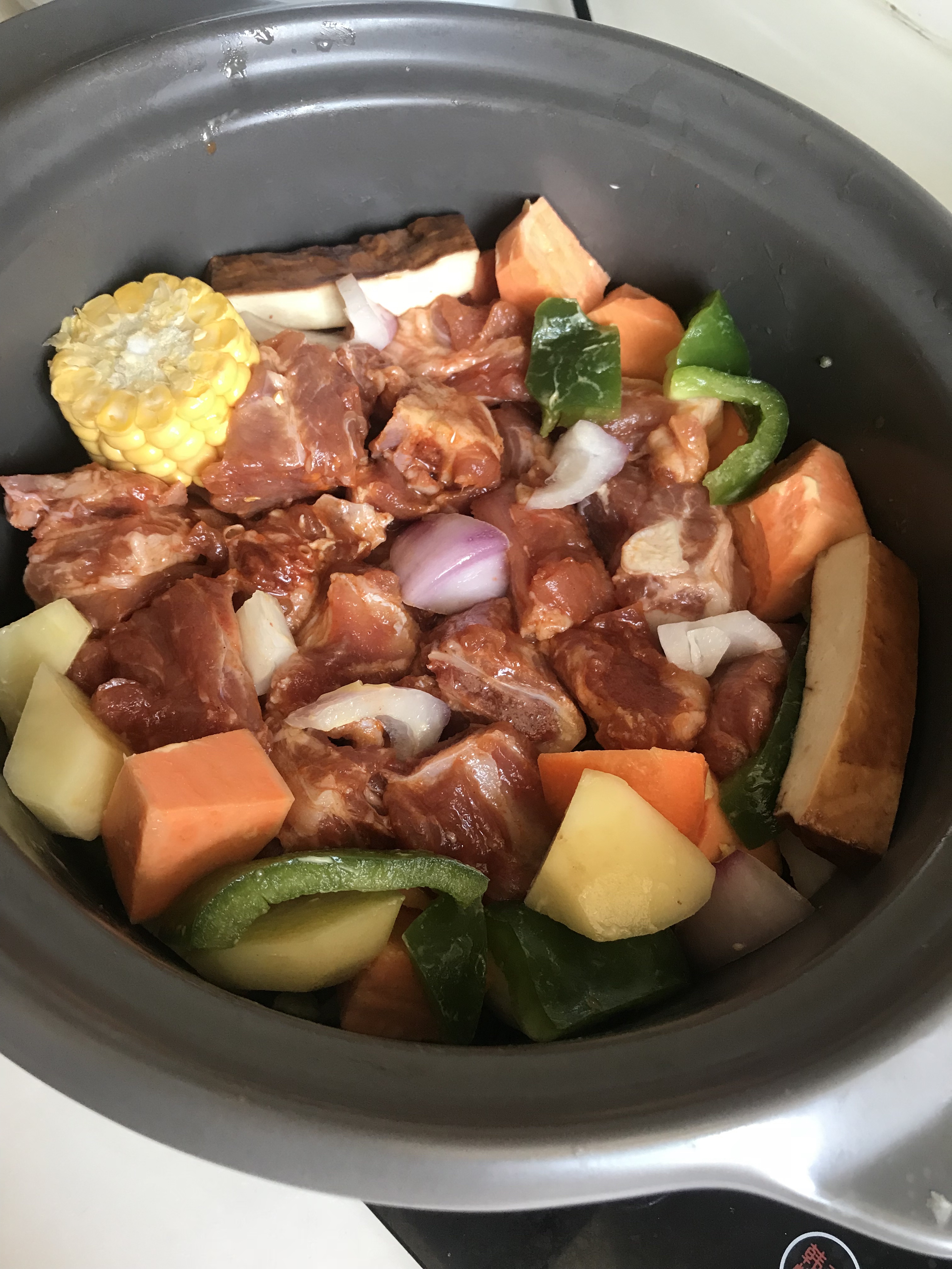 三汁排骨五花肉焖锅的做法 步骤2