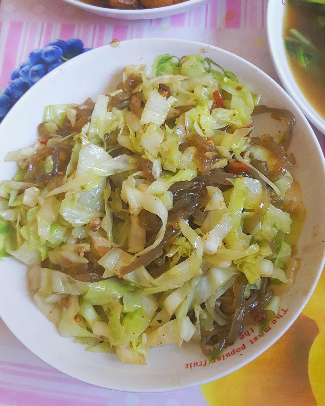 卷心菜炒粉丝 Glass noodles with Cabbage