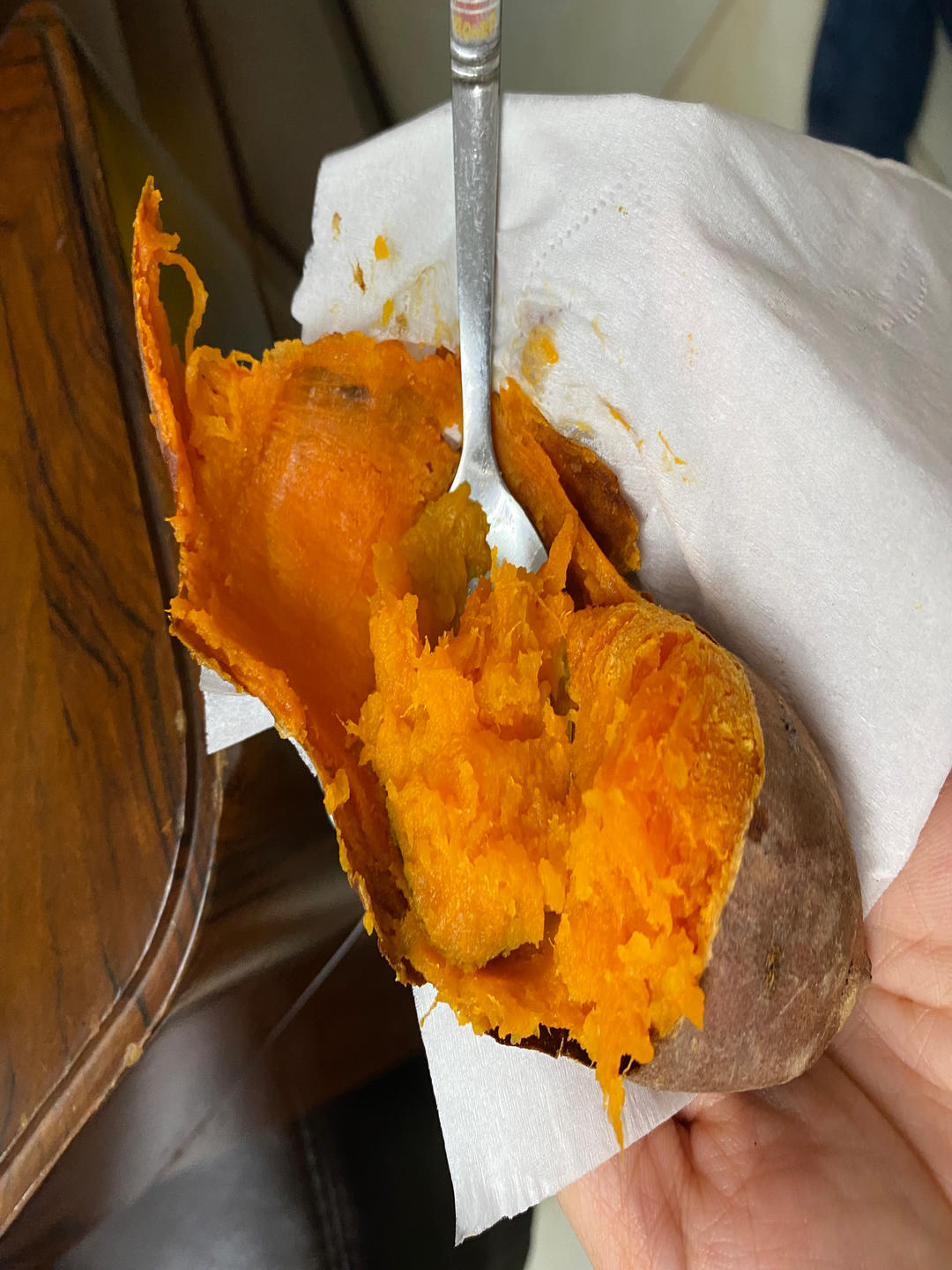 【糯唧唧的烤红薯】糖油四溢皮肉分离外糯里嫩吸溜着吃！