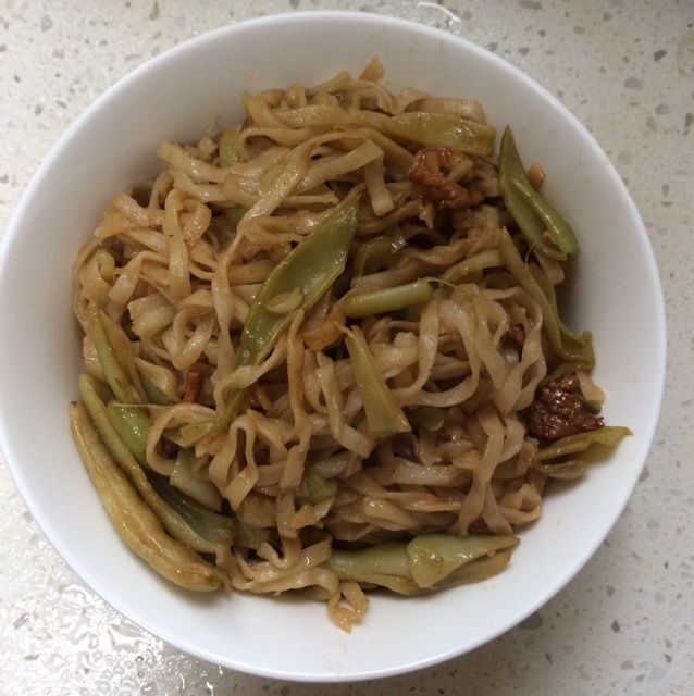 家常豆角焖面 Fried noodles with Bean
