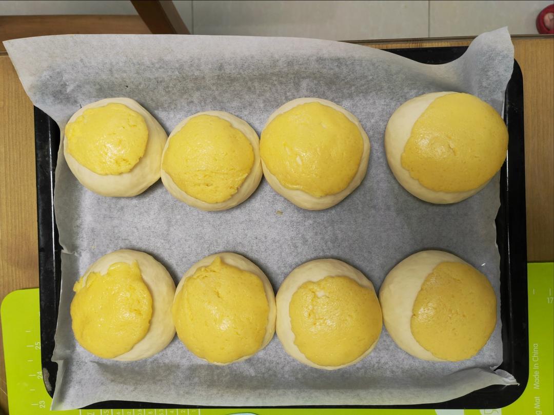 做100款面包の12：在家开茶餐厅!港式菠萝包 –不划格子自然裂开的香酥脆皮！菠萝油/酥皮包