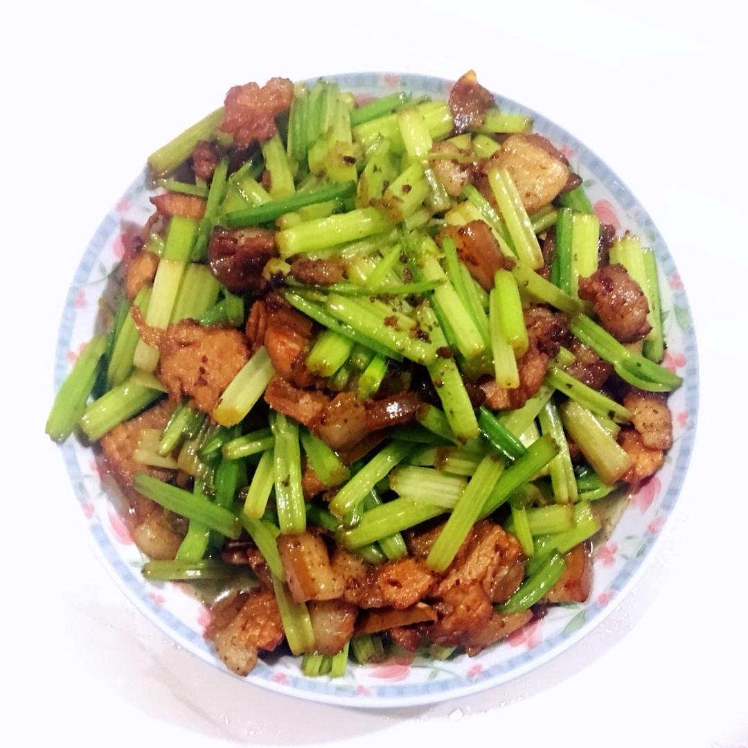芹菜炒肉