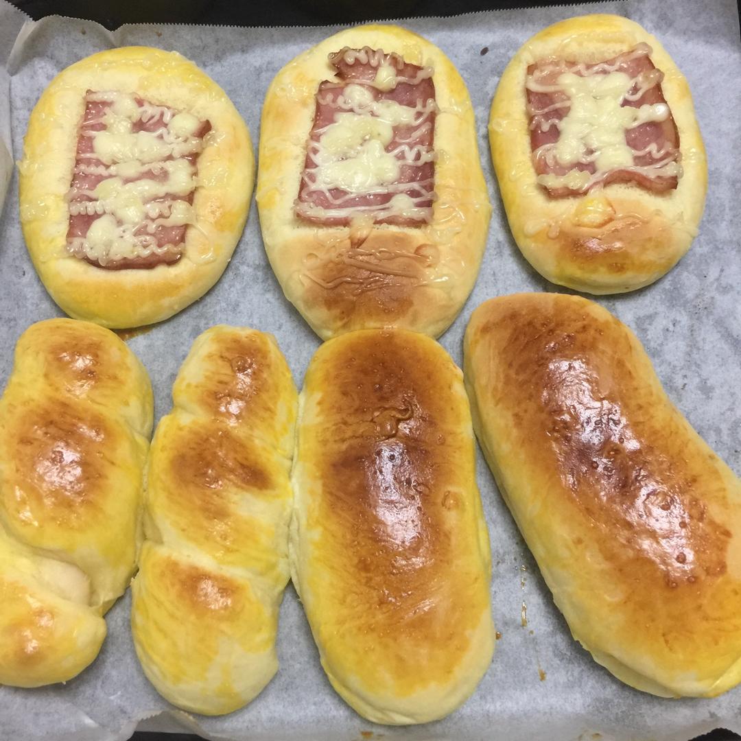 【培根沙拉面包】