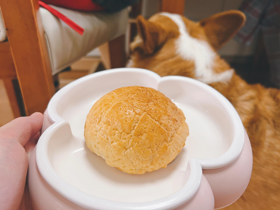 好吃到炸裂的港式菠萝包（附带制作酥皮的小视频）