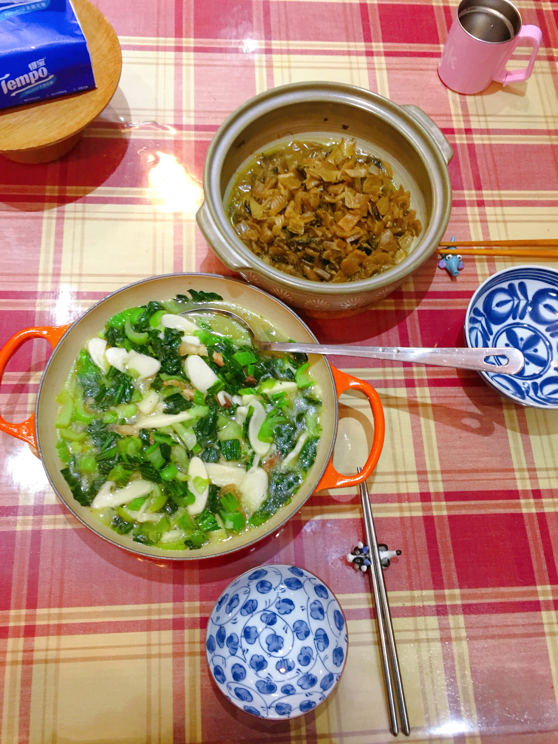 铸铁锅版青菜汤年糕的做法