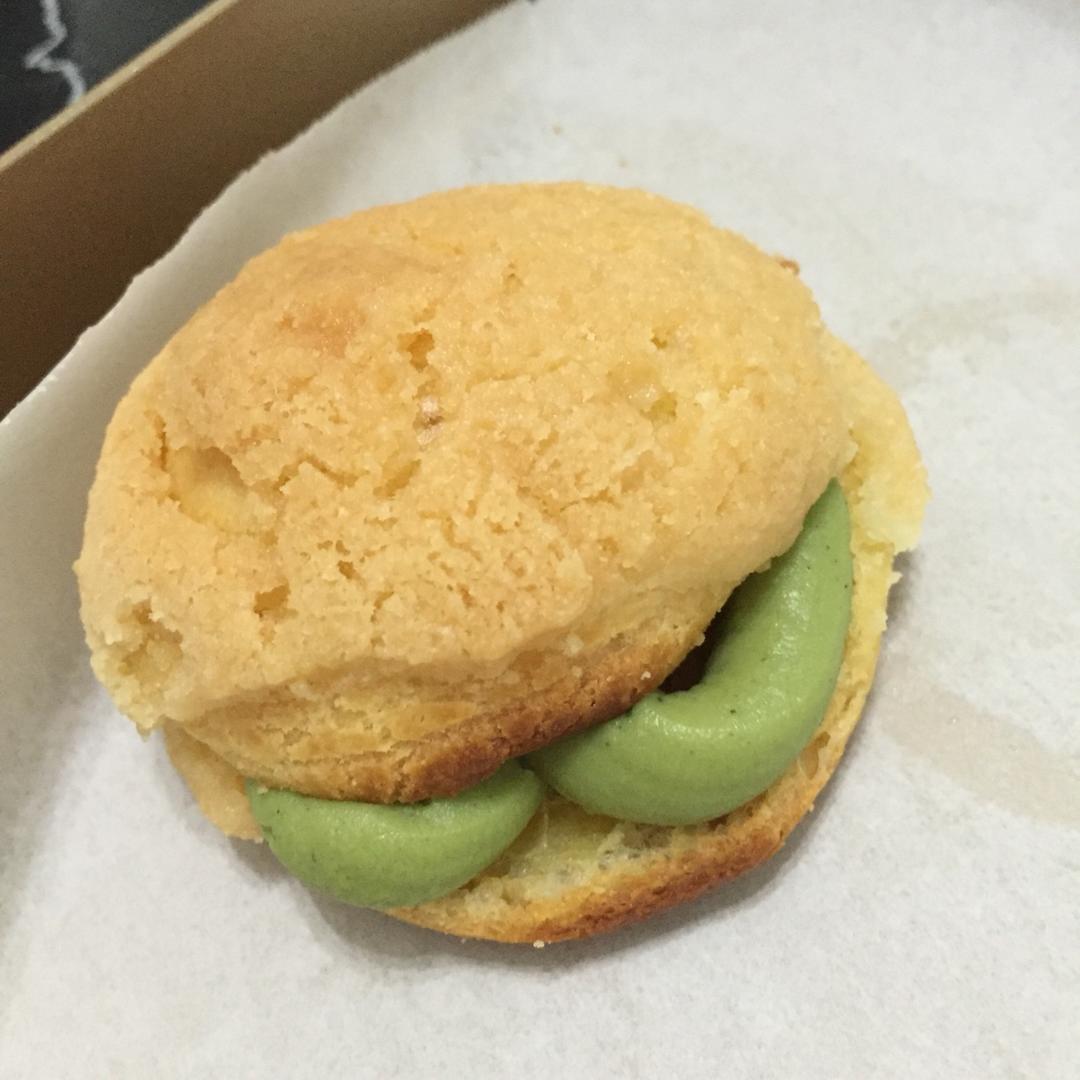 浓郁抹茶酥皮泡芙