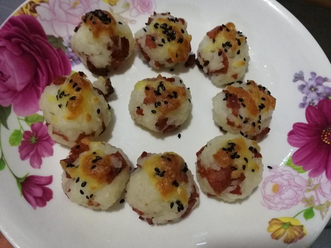 【奶酪烤饭团】