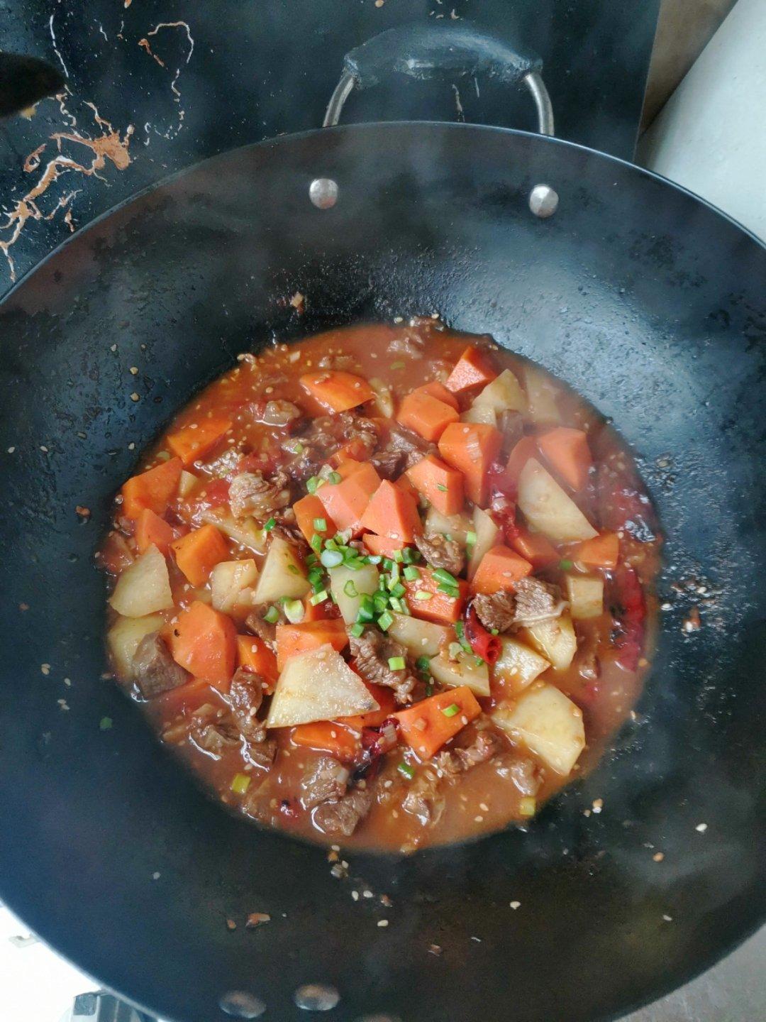 红烧牛肉土豆 （独家秘制）