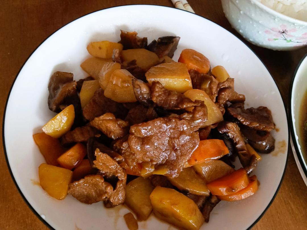 简易版在家也能做的卤肉饭