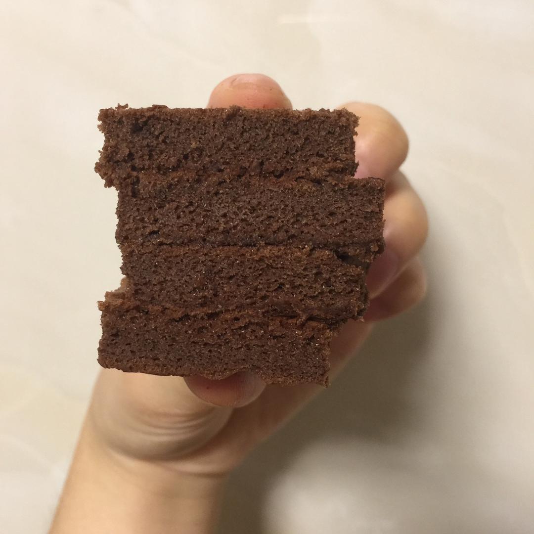 消耗巧克力🍫做法非常简单的巧克力蛋糕