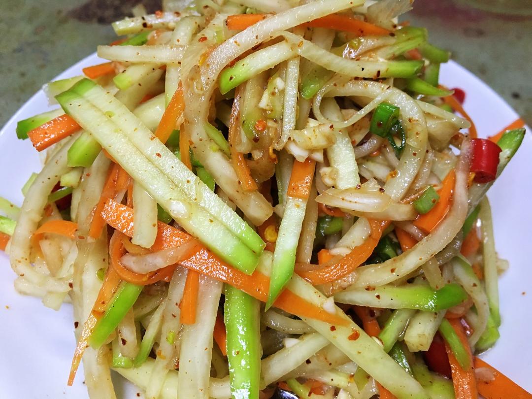 凉拌青萝卜丝