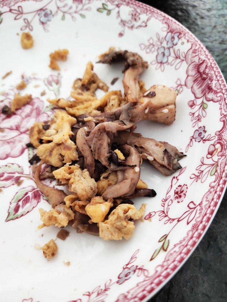 干煸平菇（有肉的味道）