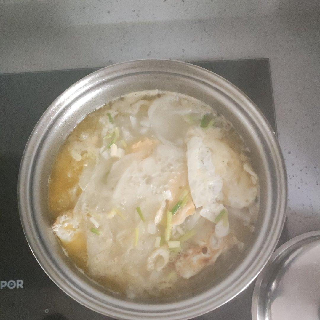 奶白鲜香的萝卜丝煎蛋汤
