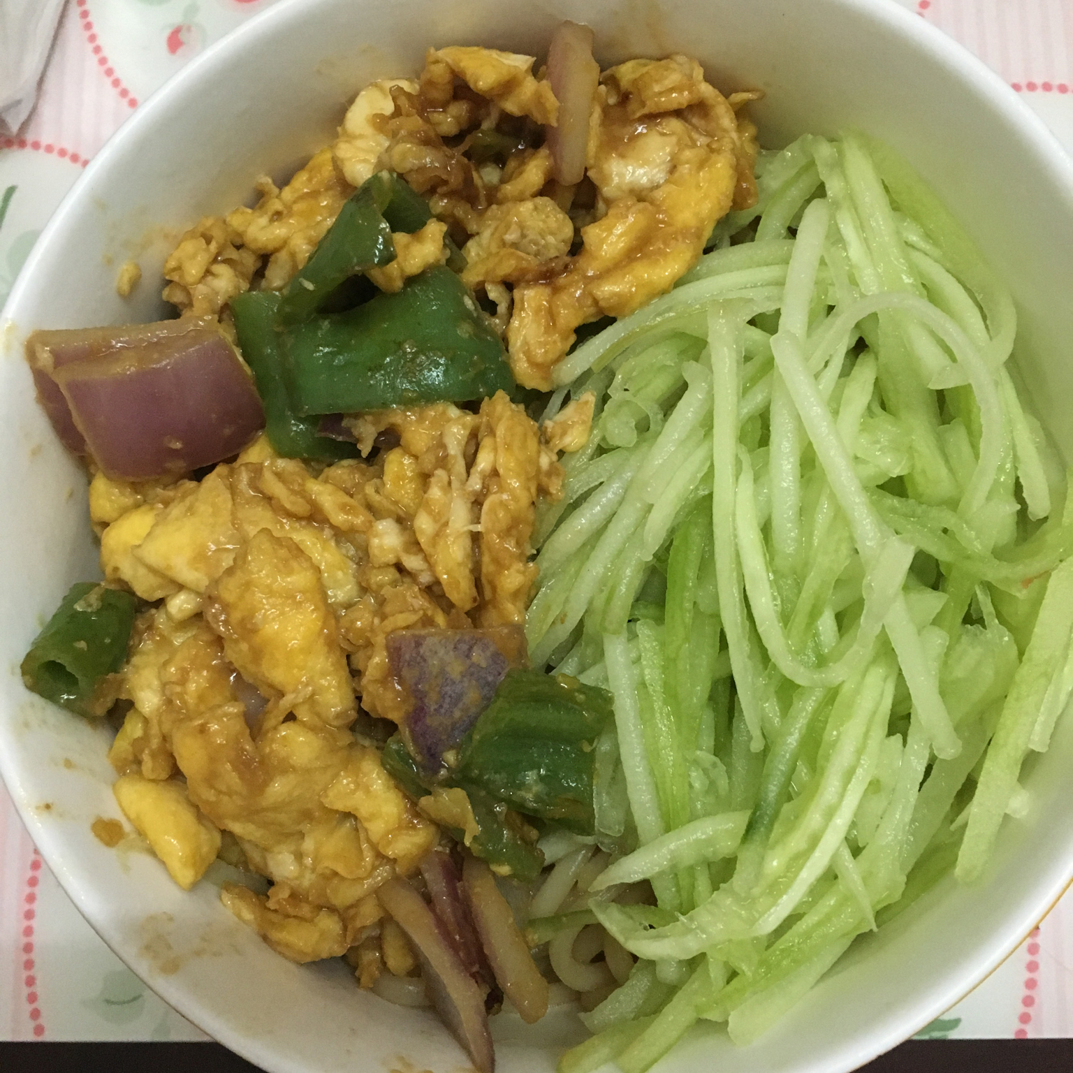 酱鸡蛋拌面