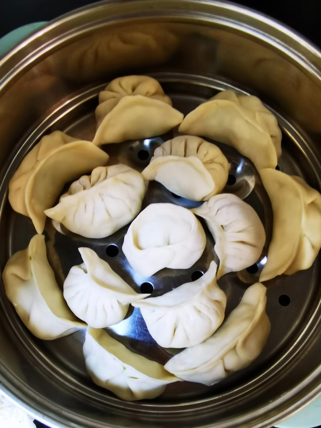 西葫芦鸡蛋虾仁三鲜饺子