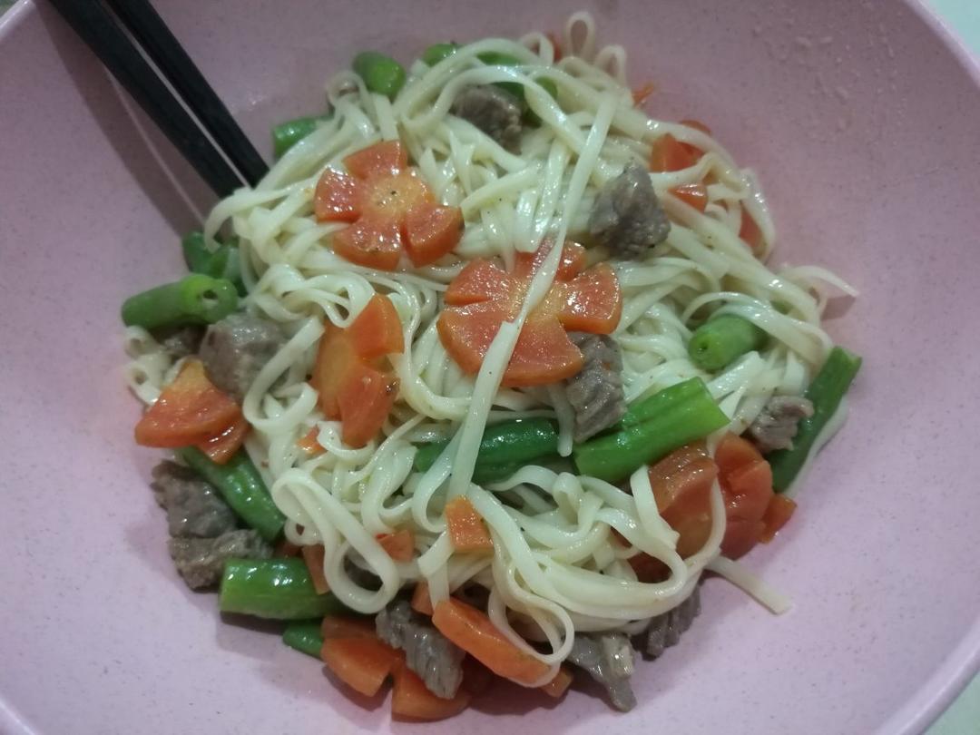 牛肉豆角焖面（胡可在第三季《爸爸去哪儿》爱心之作）