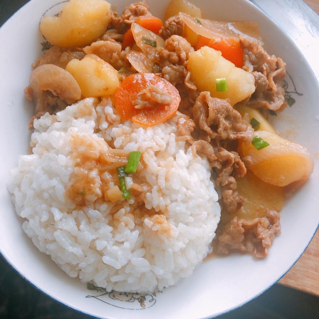 好吃到舔碗底的土豆肥牛拌饭