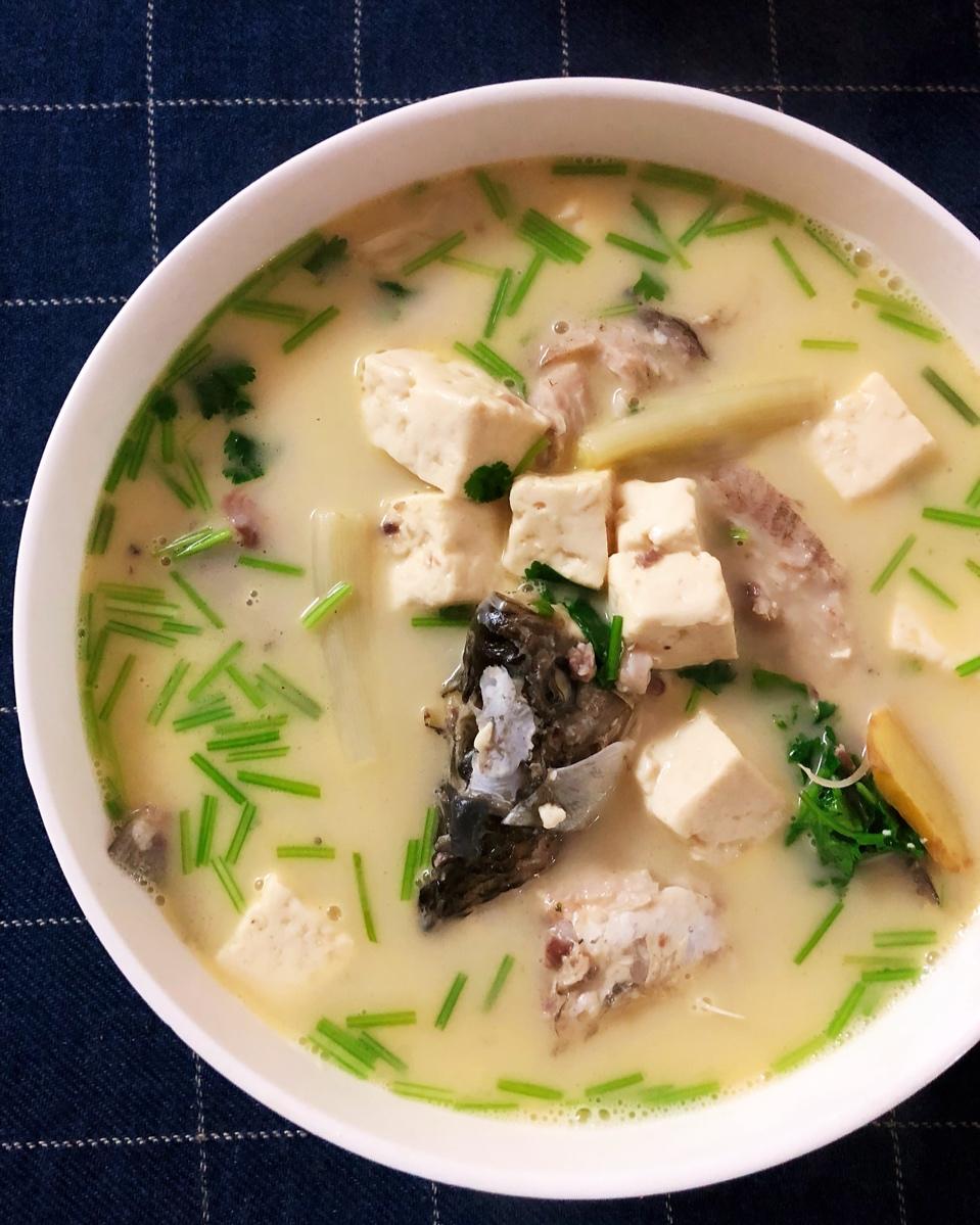 鲫鱼豆腐汤