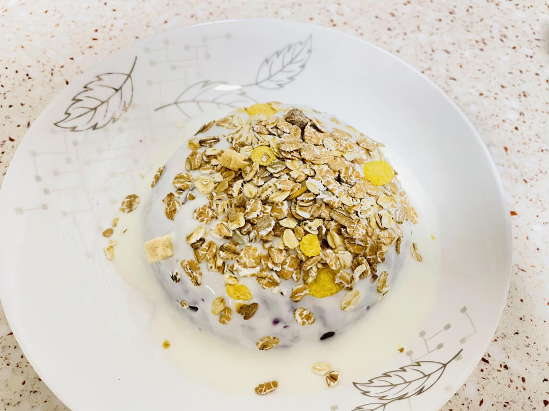 低脂又饱腹的酸奶紫薯泥，送给正在减肥的你