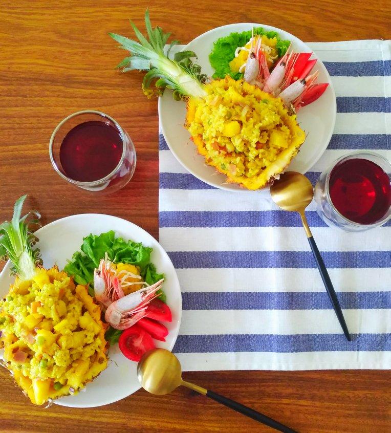 泰式菠萝炒饭，蓝莓果汁