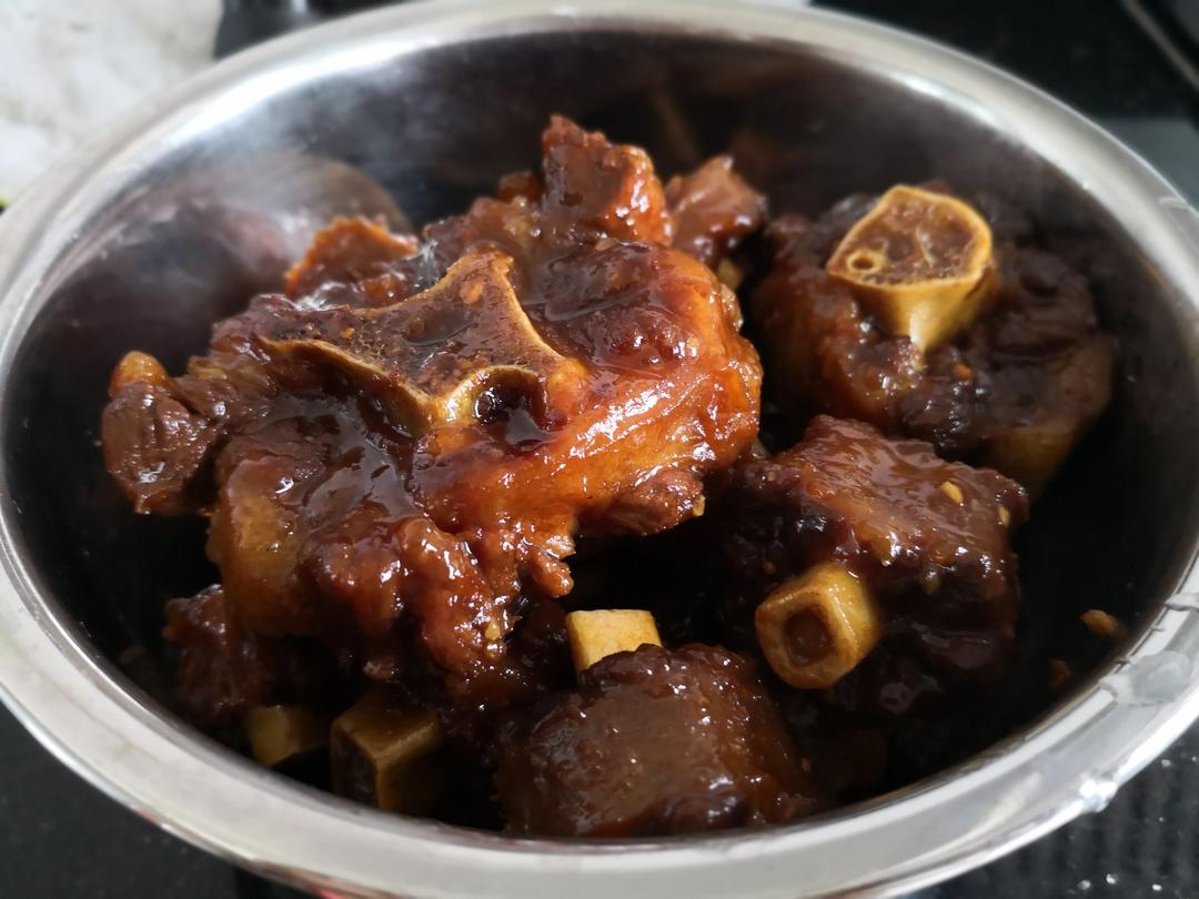 冷眼看烟花84做的红烧牛尾