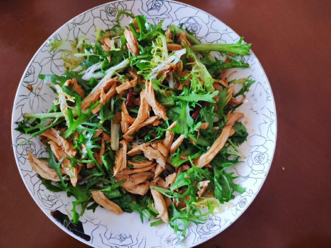 凉拌鸡丝（爽口低脂鸡胸肉）