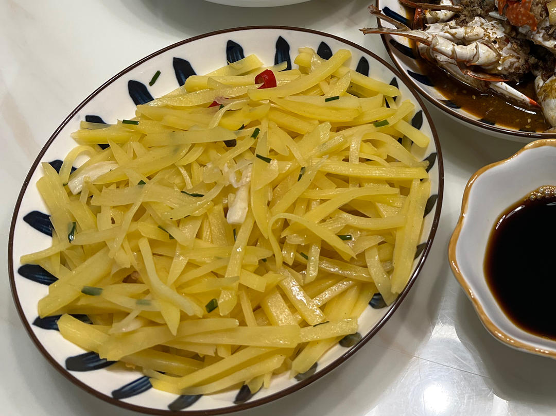 厨师长教你：“炝炒土豆丝”的家常做法，口感爽脆