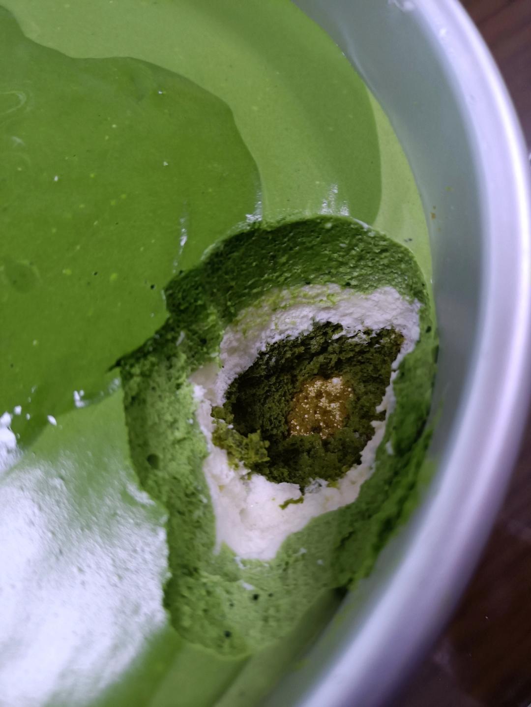 渐变抹茶慕斯蛋糕：我Amanda带着既美又作的抹茶甜点又来了！【曼食慢语】