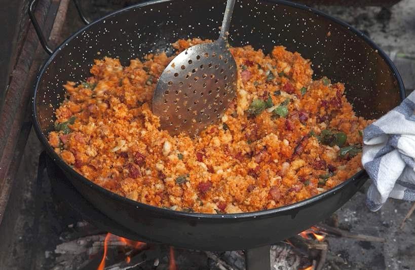 葡萄牙西班牙炒剩面包Portugal Spanish meat migas