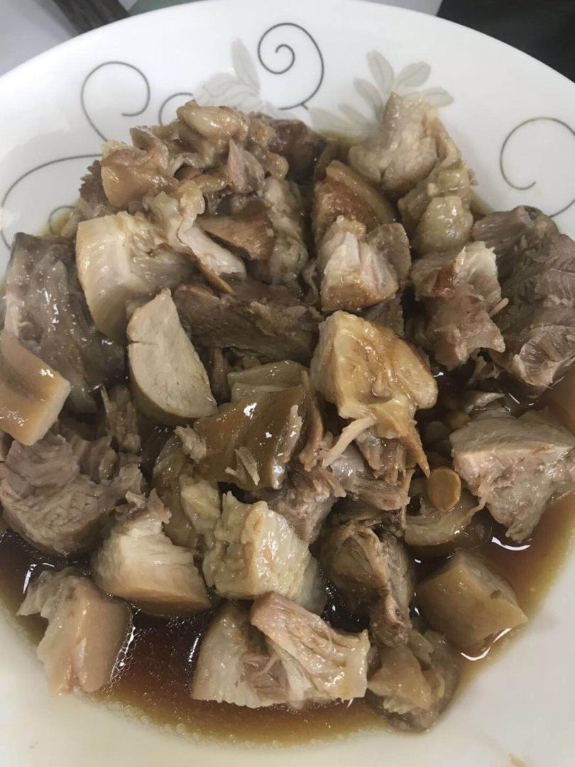 秘制酱肘子