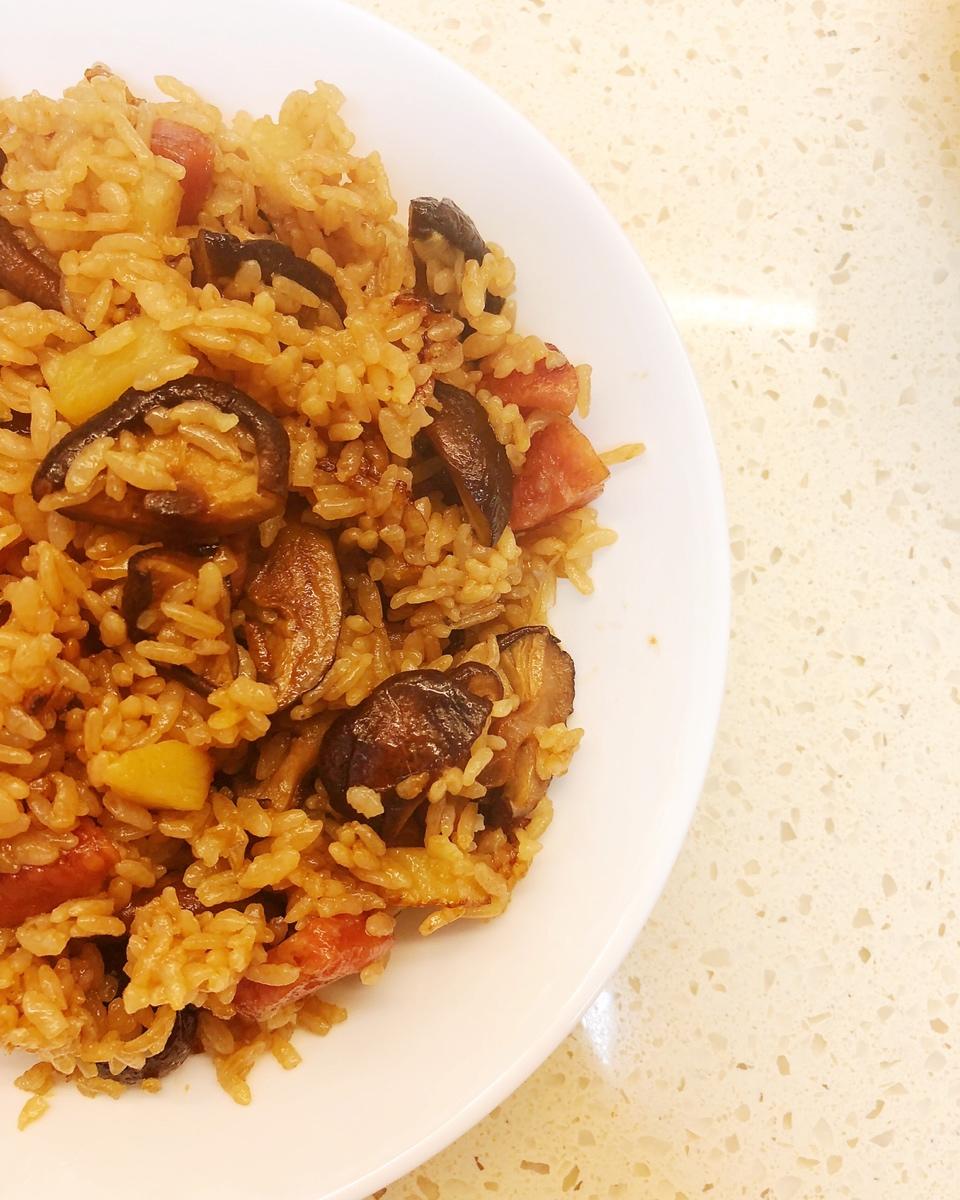 香菇腊肠土豆焖饭