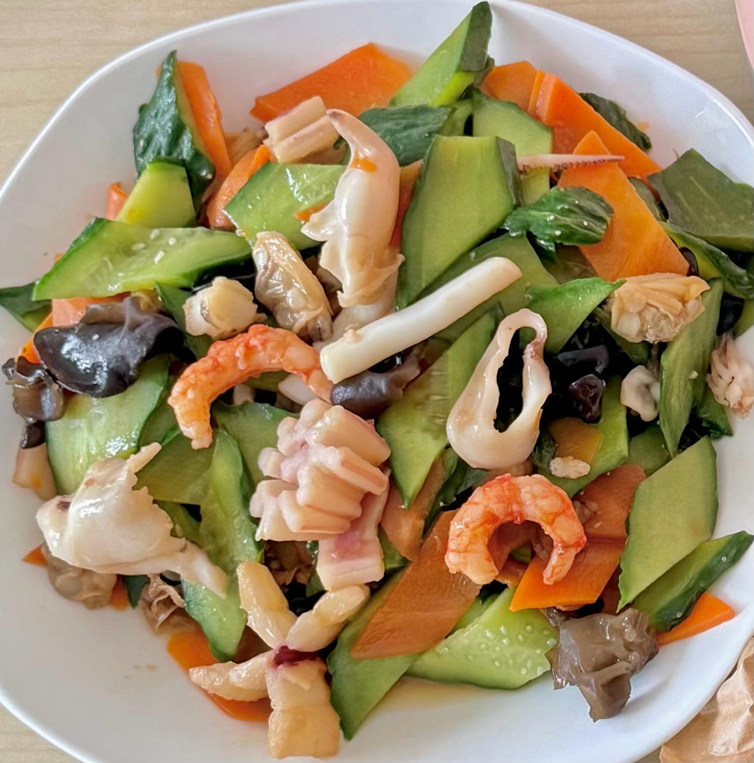 办公室什锦小海鲜炒黄瓜