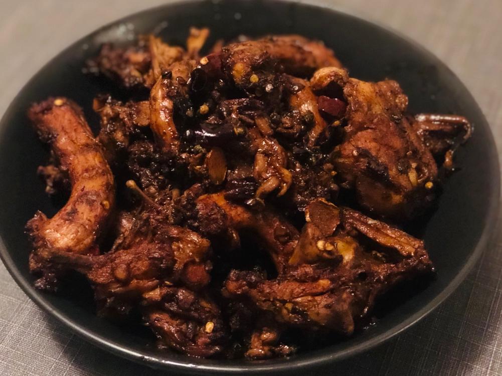 周黑鸭版鸭脖子（好吃到舔手指）
