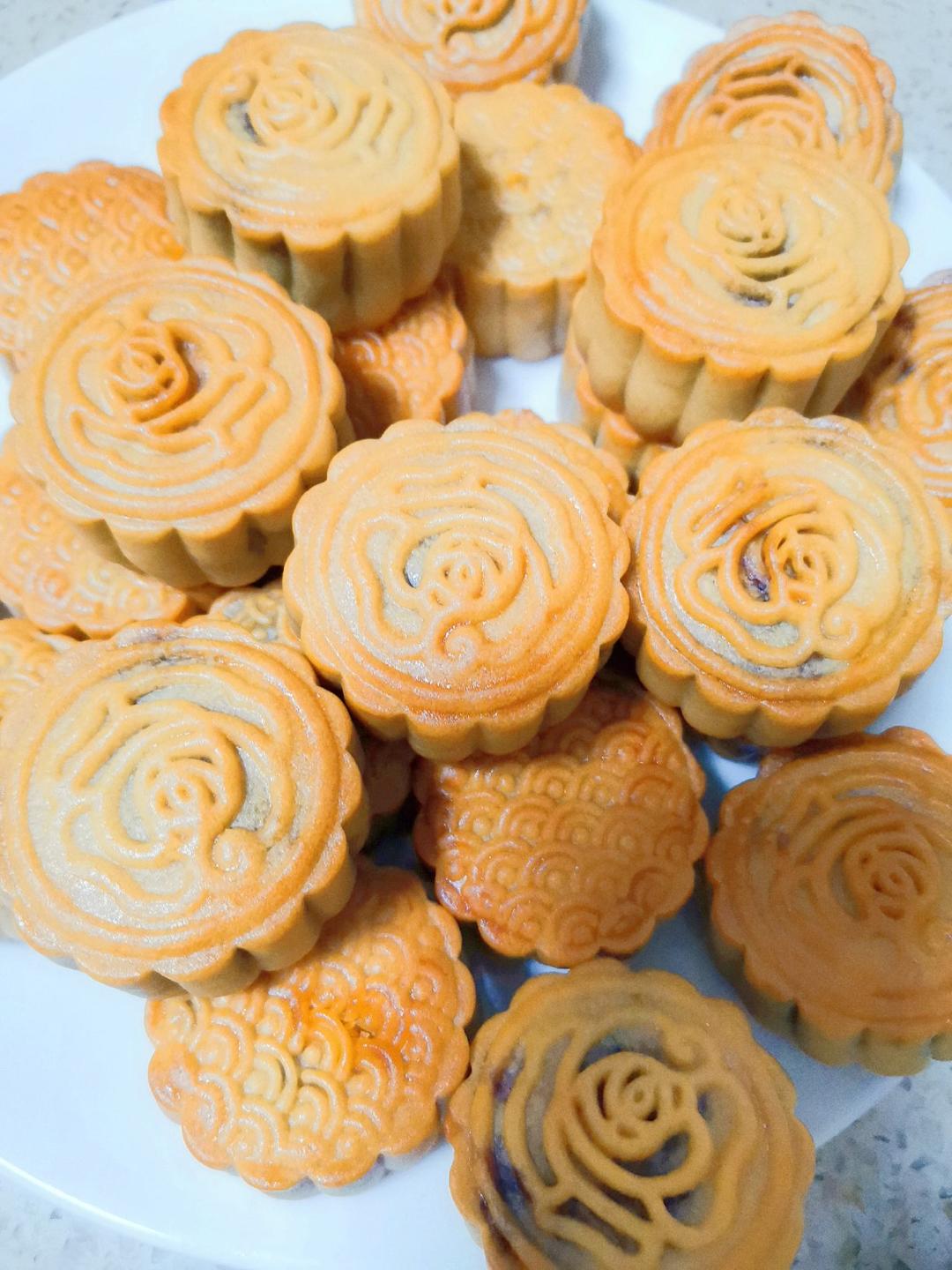 广式月饼—蛋黄莲蓉月饼