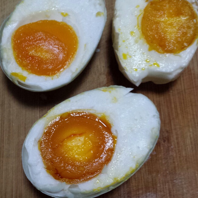 朴素的咸鸭蛋