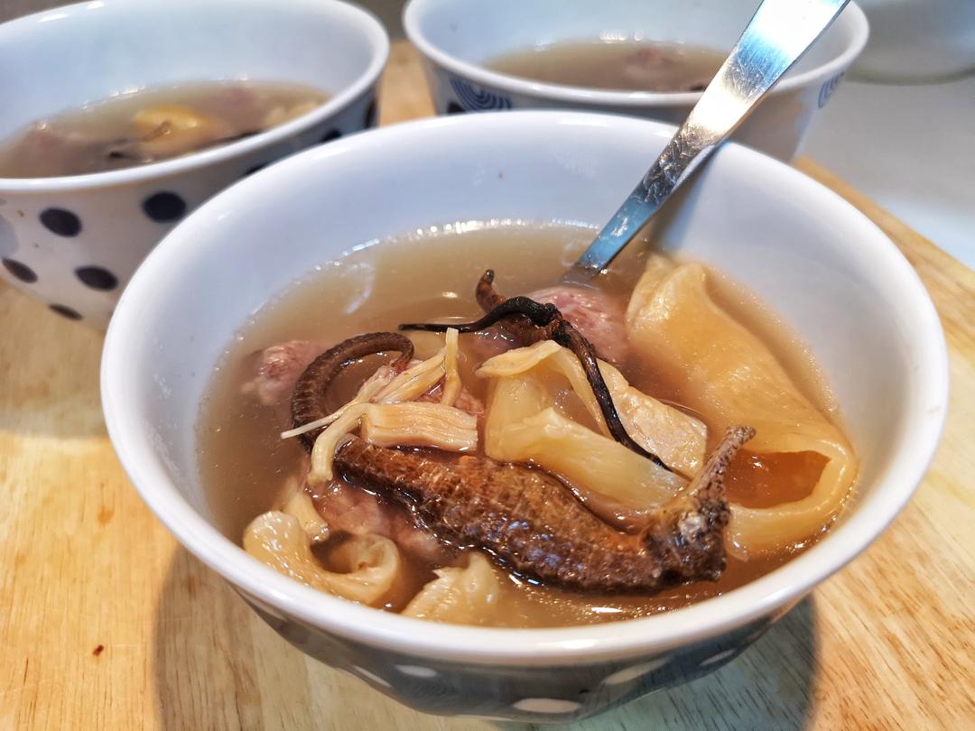 海马花胶瘦肉汤