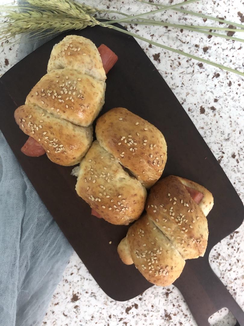 火腿肉松面包卷