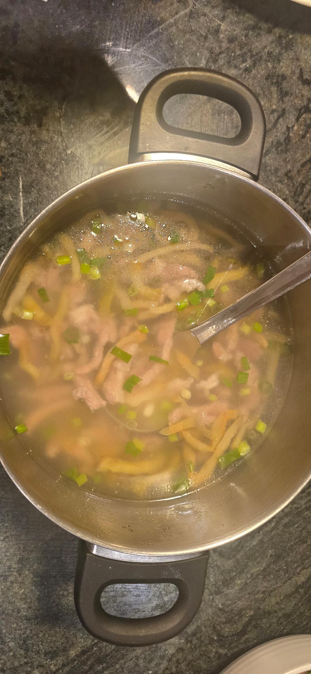 榨菜肉丝汤