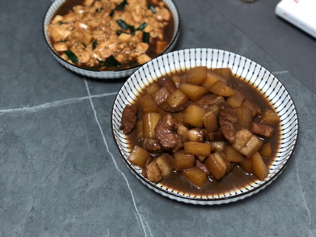 让孩子爱上吃蔬菜，这道菜里面肉像极了配菜，萝卜才是主角，萝卜的好吃程度超过了肉，冬吃萝卜夏吃姜