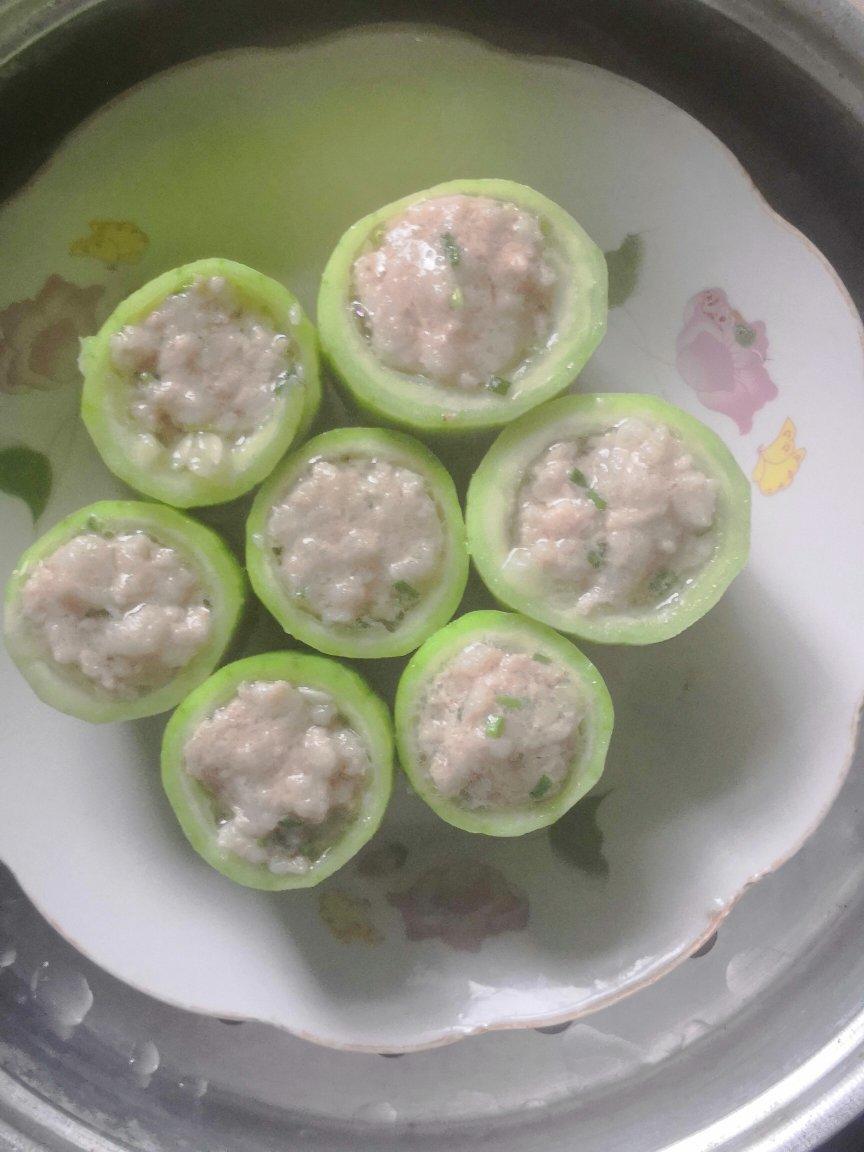 只需要五分钟就可以的美味蒜蓉蒸丝瓜